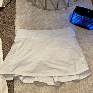 Lulu lemon white tennis skirt size 8